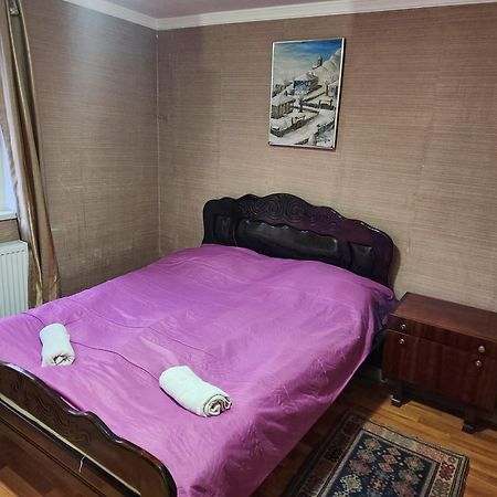 Guesthouse Ttt ティビリシ エクステリア 写真