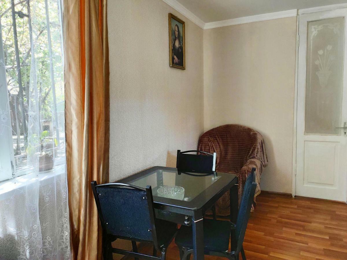 Guesthouse Ttt ティビリシ エクステリア 写真